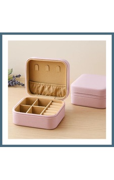 Agc Uygun Sepet Mini Fermuarlı Takı Kutusu 10x10x5 Cm - Suni Deri, 4 Bölmeli Agc Diğer Agc Uygun Sepet Mini Fermuarlı Takı Kutusu 10x10x5 Cm - Suni Deri, 4 Bölmeli Agc Diğer