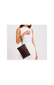 Wikidays.s Moda Trendi Kadın Orta Boy Yıldız Desenli El Çantası - Parlak Dokulu Bilek Askılı Portföy Clutch Bordo Wikidays.s Moda Trendi Kadın Orta Boy Yıldız Desenli El Çantası - Parlak Dokulu Bilek Askılı Portföy Clutch Bordo