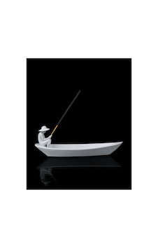 Kayıkta Balıkçı Figürü Dekoratif Tütsülük Beyaz - 860804131 Kayıkta Balıkçı Figürü Dekoratif Tütsülük Beyaz - 860804131