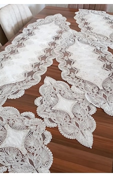Salon Takımı 5 Parça Dantelli Masa Örtüsü Runner Seti Renkli Salon Takımı 5 Parça Dantelli Masa Örtüsü Runner Seti Renkli