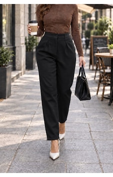 Butik İstanbul Yüksel Bel Pileli Paçalı Şık Pantolon Siyah Butik İstanbul Yüksel Bel Pileli Paçalı Şık Pantolon Siyah