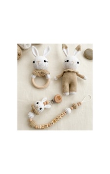 Yenidoğan Organik Amigurumi Tavşan - Kişiye Özel İsimli Emzik Zinciri, Çıngırak ve Diş Kaşıyıcı 3'lü Bebek Hediye Seti