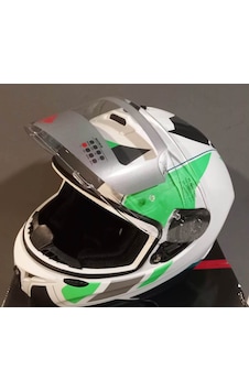 Rs2 320 DP815 Kapalı Kask Beyaz - Kırmızı - Siyah Rs2 320 DP815 Kapalı Kask Beyaz - Kırmızı - Siyah
