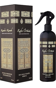 Kabe Örtüsü Seccade Ve Oda Kokusu Sprey - 400 Ml. - 2 Adet Amber - Anti-Stres - Bahçe Gülü - Beyaz Sabun - Pudra - Sandal Ağacı - Yasemin Kabe Örtüsü Seccade Ve Oda Kokusu Sprey - 400 Ml. - 2 Adet Amber - Anti-Stres - Bahçe Gülü - Beyaz Sabun - Pudra - Sandal Ağacı - Yasemin