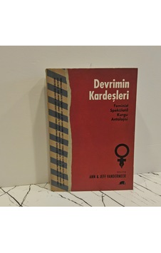 Devrimin Kardeşleri- Feminist Spekülatif Kurgu Antolojisi- 1.baskı Devrimin Kardeşleri- Feminist Spekülatif Kurgu Antolojisi- 1.baskı