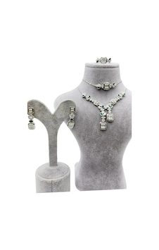 Omar Silver İthal Zirkon Taşlı Pırlanta Model Set 925 Ayar Gümüş Omar Silver İthal Zirkon Taşlı Pırlanta Model Set 925 Ayar Gümüş