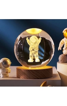 Astronot Tasarımlı Işıklı Cam Küre Kod 52 Astronot Tasarımlı Işıklı Cam Küre Kod 52