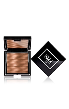 1944 Paris Sun Kissed Bronzer BR02 Medium To Dark 9 G 1944 Paris Sun Kissed Bronzer BR02 Medium To Dark 9 G