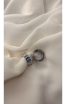 İnsera Kadın Silver Mineli Şerit Detaylı Çelik Halka Küpe Gümüş İnsera Kadın Silver Mineli Şerit Detaylı Çelik Halka Küpe Gümüş