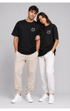 Nevermind Sevgili Kombini Smiley Baskılı Çift Tişört Oversize Unisex %100 P Siyah Nevermind Sevgili Kombini Smiley Baskılı Çift Tişört Oversize Unisex %100 P Siyah