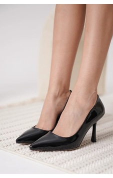 Alfaze Siyah Rugan Sivri Burun Zarif Stiletto Ayakkabı Topuk Boyu 9 Cm Alfaze Siyah Rugan Sivri Burun Zarif Stiletto Ayakkabı Topuk Boyu 9 Cm