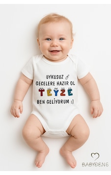 Babyden's Uykusuz Gecelere Hazır Ol Teyze Yazılı Pamuk Çıtçıtlı Bebek Zıbını Kısa Kollu Body Unisex Beyaz Babyden's Uykusuz Gecelere Hazır Ol Teyze Yazılı Pamuk Çıtçıtlı Bebek Zıbını Kısa Kollu Body Unisex Beyaz