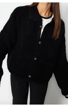 Ersefa Kadın Modern Tarz Oversize Polo Yaka Regular Triko Hırka Siyah Ersefa Kadın Modern Tarz Oversize Polo Yaka Regular Triko Hırka Siyah