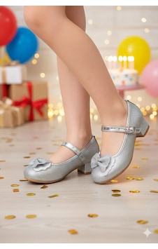 Nese Shoes Kız Çocuk Topuklu Ayakkabı, Simli Ve Önü Fiyonklu Kız Çocuk Abiye Ayakkabı Gümüş Nese Shoes Kız Çocuk Topuklu Ayakkabı, Simli Ve Önü Fiyonklu Kız Çocuk Abiye Ayakkabı Gümüş