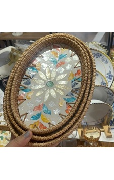 Renkli Çiçek Mozaik Desenli Oval Hasır Kenarlı Tepsi Renkli Çiçek Mozaik Desenli Oval Hasır Kenarlı Tepsi