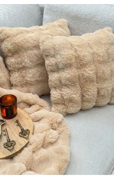 Bubble 2'li Kırlent Kılıfı Peluş Tavşan Tüyü Toz Alerjen Üretmeyen Bej Bubble 2'li Kırlent Kılıfı Peluş Tavşan Tüyü Toz Alerjen Üretmeyen Bej