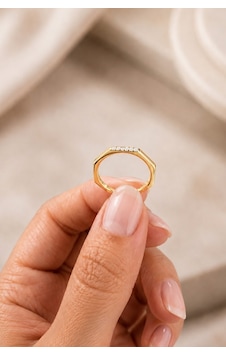 925 Ayar Gümüş Altıgen Geometrik Yüzük Çıtır Taşlı Minimalist Alyans Barcode Altın 925 Ayar Gümüş Altıgen Geometrik Yüzük Çıtır Taşlı Minimalist Alyans Barcode Altın