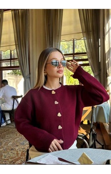 De Pose Kalp Düğme Detaylı Bordo Triko Hırka De Pose Kalp Düğme Detaylı Bordo Triko Hırka