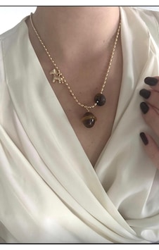 Kadın Özel Vip Seri Elips Zincir Akrilik Taşlı Pony Charm Kolye Altın Kadın Özel Vip Seri Elips Zincir Akrilik Taşlı Pony Charm Kolye Altın