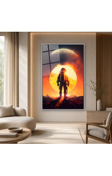 Güneş Önünde Yürüyen Astronot Gümüş Çerçeveli Cam Tablo Güneş Önünde Yürüyen Astronot Gümüş Çerçeveli Cam Tablo