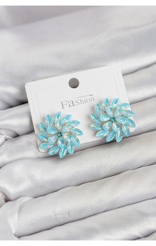 Buz Mavisi Renk Kristal Taşlı Çiçek Model Kadın Küpe Mavi Buz Mavisi Renk Kristal Taşlı Çiçek Model Kadın Küpe Mavi