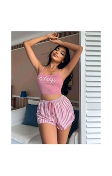 Motto10 Butik Kadın Pembe Çizgili Desen Askılı Şortlu Pijama Takım 5002 Motto10 Butik Kadın Pembe Çizgili Desen Askılı Şortlu Pijama Takım 5002