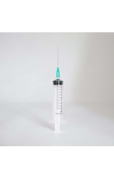 Berika 10 Ml Yeşil Uç Enjektör 50 Adet Berika 10 Ml Yeşil Uç Enjektör 50 Adet