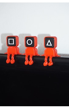 Squid Game Muhafızları 3'lü - Dekoratif Biblo Ve 3d Maket Obje 9cm Squid Game Muhafızları 3'lü - Dekoratif Biblo Ve 3d Maket Obje 9cm