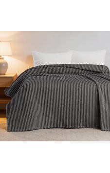 Maxstyle Çizgili Vizon Çift Kişilik Polar Battaniye Koyu Gri 200x220 Cm Renkli Maxstyle Çizgili Vizon Çift Kişilik Polar Battaniye Koyu Gri 200x220 Cm Renkli