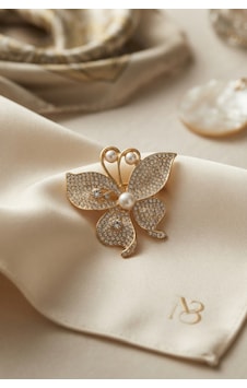 Zirkon Taşlı Gold Renk Kelebek Model Broş Çok Renkli Zirkon Taşlı Gold Renk Kelebek Model Broş Çok Renkli