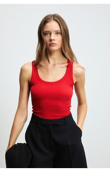 Ethıquet Lıllesol Kadın Fitilli Görünümlü Slim Fit Vücuda Oturan Havuz Yakalı Pamuklu Basic Kırmızı Ethıquet Lıllesol Kadın Fitilli Görünümlü Slim Fit Vücuda Oturan Havuz Yakalı Pamuklu Basic Kırmızı