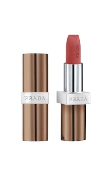 Prada Monochrome Soft Matte Blur Ruj - B109 Amaranto Prada Monochrome Soft Matte Blur Ruj - B109 Amaranto