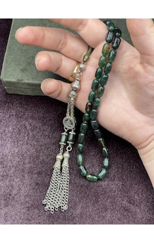 Alpaka Tuğralı Asansör Püsküllü Koyu Yeşil Sıkma Kehribar Tesbih 7x11 Mm Alpaka Tuğralı Asansör Püsküllü Koyu Yeşil Sıkma Kehribar Tesbih 7x11 Mm