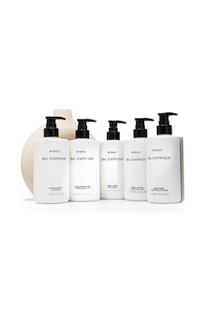 Byredo Şampuan 450 ML + Saç Kremi 450 ML + Duş Jeli 450 ML + Vücut Losyonu 450 ML + El Sabunu 450 ML Byredo Şampuan 450 ML + Saç Kremi 450 ML + Duş Jeli 450 ML + Vücut Losyonu 450 ML + El Sabunu 450 ML