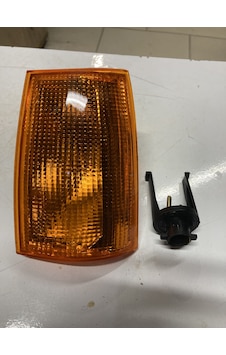 Renault 9 Broadway Ön Sinyal Lambası Duylu Sağ Taraf
