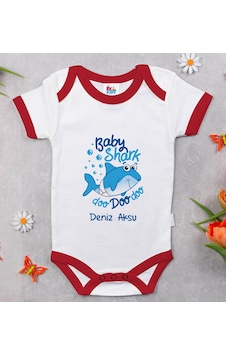 Bk Gift Bk Kids Kişiye Özel Baby Shark Tasarımlı Kırmızı Bebek Body Zıbın-1 Çok Renkli Bk Gift Bk Kids Kişiye Özel Baby Shark Tasarımlı Kırmızı Bebek Body Zıbın-1 Çok Renkli