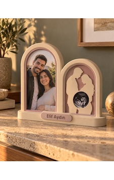 Sehmira İlk Heyecan Kişiye Özel Aile Ve Bebek Fotoğraf Çerçevesi Krem Sehmira İlk Heyecan Kişiye Özel Aile Ve Bebek Fotoğraf Çerçevesi Krem