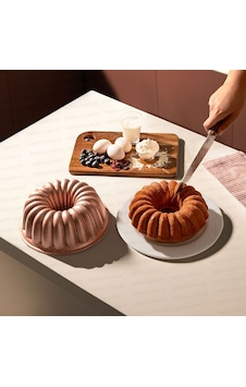 Nehir Açelya Rose Gold Döküm Kek Kalıbı 25cm Nehir Açelya Rose Gold Döküm Kek Kalıbı 25cm