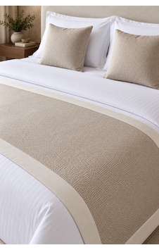 Varol 70x250 Yatak Şalı Runner Ve 2 Adet 45x45 Kırlent Seti Otel Konsept Lüx Dekoratif Set Krem Varol 70x250 Yatak Şalı Runner Ve 2 Adet 45x45 Kırlent Seti Otel Konsept Lüx Dekoratif Set Krem