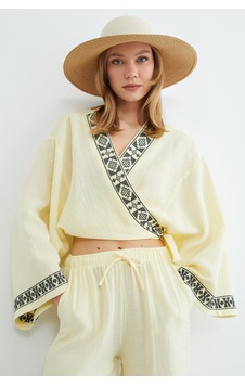 Fullamoda Yakası Ve Kolu Nakışlı Bağlamalı Kimono Sarı Fullamoda Yakası Ve Kolu Nakışlı Bağlamalı Kimono Sarı