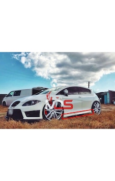 Seat Leon Mk2 Aero Marşpiyel Takım Fiberglass Boyasız Seat Leon Mk2 Aero Marşpiyel Takım Fiberglass Boyasız