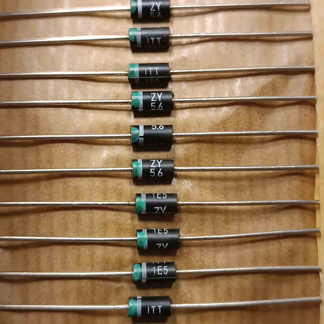 Zy5,6 5.6v 2w Semıtron Diğer Diyot 50 Adet Zy5,6 5.6v 2w Semıtron Diğer Diyot 50 Adet