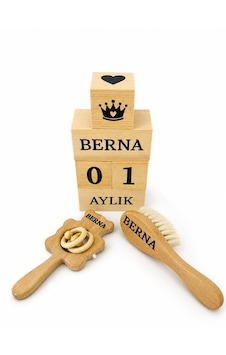 Kişiye Özel İsimli - Bebek Çıngırak - Bebek Saç Fırçası Keçi Kılı Yumuşacık - Bebek Anı Küpü Tekstil Boyalı-%100 Doğal Organik Ahşap Set - Hediyelik - Yeni Doğan Hediyesi Kişiye Özel İsimli - Bebek Çıngırak - Bebek Saç Fırçası Keçi Kılı Yumuşacık - Bebek Anı Küpü Tekstil Boyalı-%100 Doğal Organik Ahşap Set - Hediyelik - Yeni Doğan Hediyesi