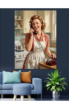 Mutfakta Telefonla Konuşan Nostaljik Kadın Dekoratif Kanvas - Mdf Ahşap Tablo