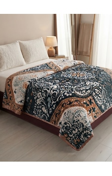 Aksu Çift Kişilik Kabartmalı Etnik Desenli Polyester Battaniye 200x240 Cm Çok Renkli Aksu Çift Kişilik Kabartmalı Etnik Desenli Polyester Battaniye 200x240 Cm Çok Renkli