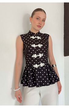 Verymoda Çin Düğmeli Puantiyeli Bluz D3074 Siyah Verymoda Çin Düğmeli Puantiyeli Bluz D3074 Siyah