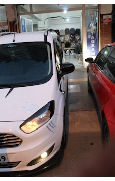 Ford Courier Yarasa Ayna Kapağı 2014-2017 Piano Black Ford Courier Yarasa Ayna Kapağı 2014-2017 Piano Black