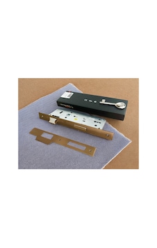 Özen Handles Mat Antik Sarı İç Kapı Gömme Oda Kilit 40/90/23 Kare 40 Mm 1 Adet Özen Handles Mat Antik Sarı İç Kapı Gömme Oda Kilit 40/90/23 Kare 40 Mm 1 Adet