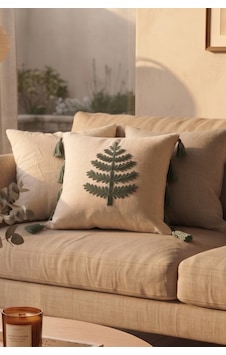 Buldan İşi Ağaç Motifli Kabartmalı Punch Nakışlı Püsküllü Pamuk Dekoratif Kırlent Kılıfı 42x42 Cm Yeşil Buldan İşi Ağaç Motifli Kabartmalı Punch Nakışlı Püsküllü Pamuk Dekoratif Kırlent Kılıfı 42x42 Cm Yeşil
