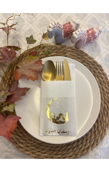 Gold Yaldızlı Beyaz Arapça Ay Desenli Ramadan Mübarek Cepli Peçete 12 Lı 40x40 Gold Yaldızlı Beyaz Arapça Ay Desenli Ramadan Mübarek Cepli Peçete 12 Lı 40x40
